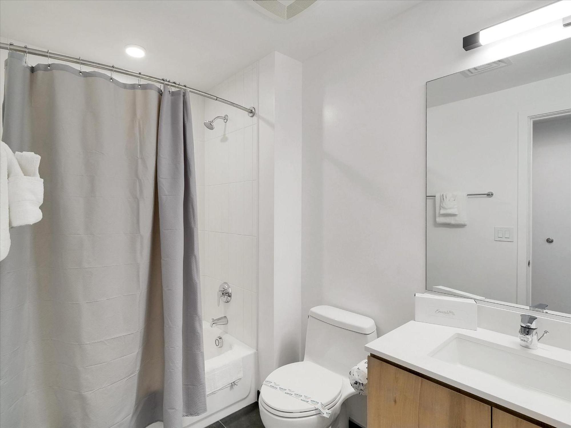 Global Luxury Suites At Downtown 凤凰城 外观 照片
