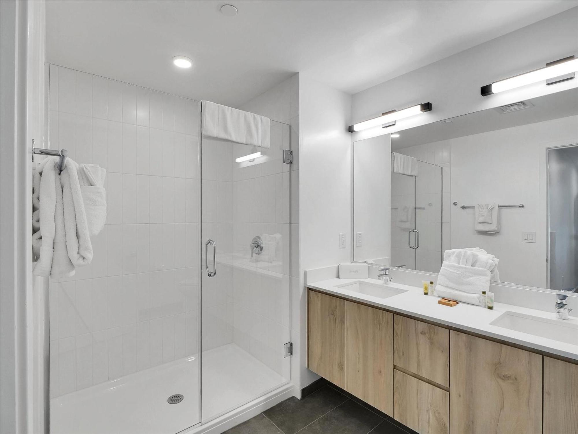 Global Luxury Suites At Downtown 凤凰城 外观 照片