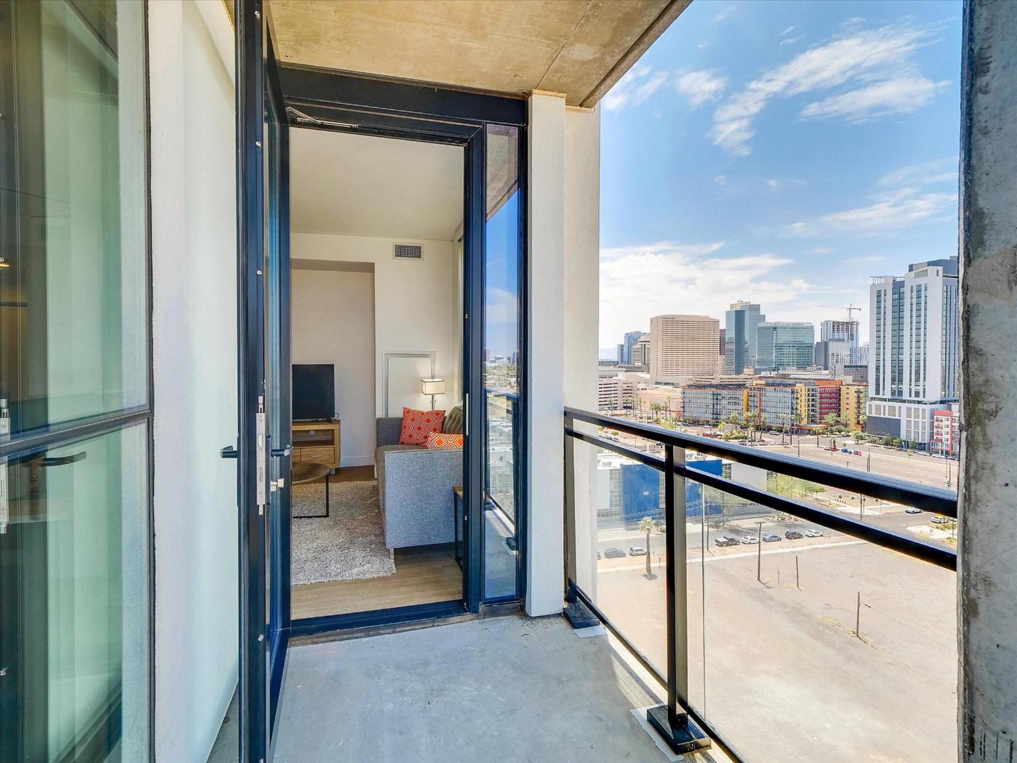 Global Luxury Suites At Downtown 凤凰城 外观 照片