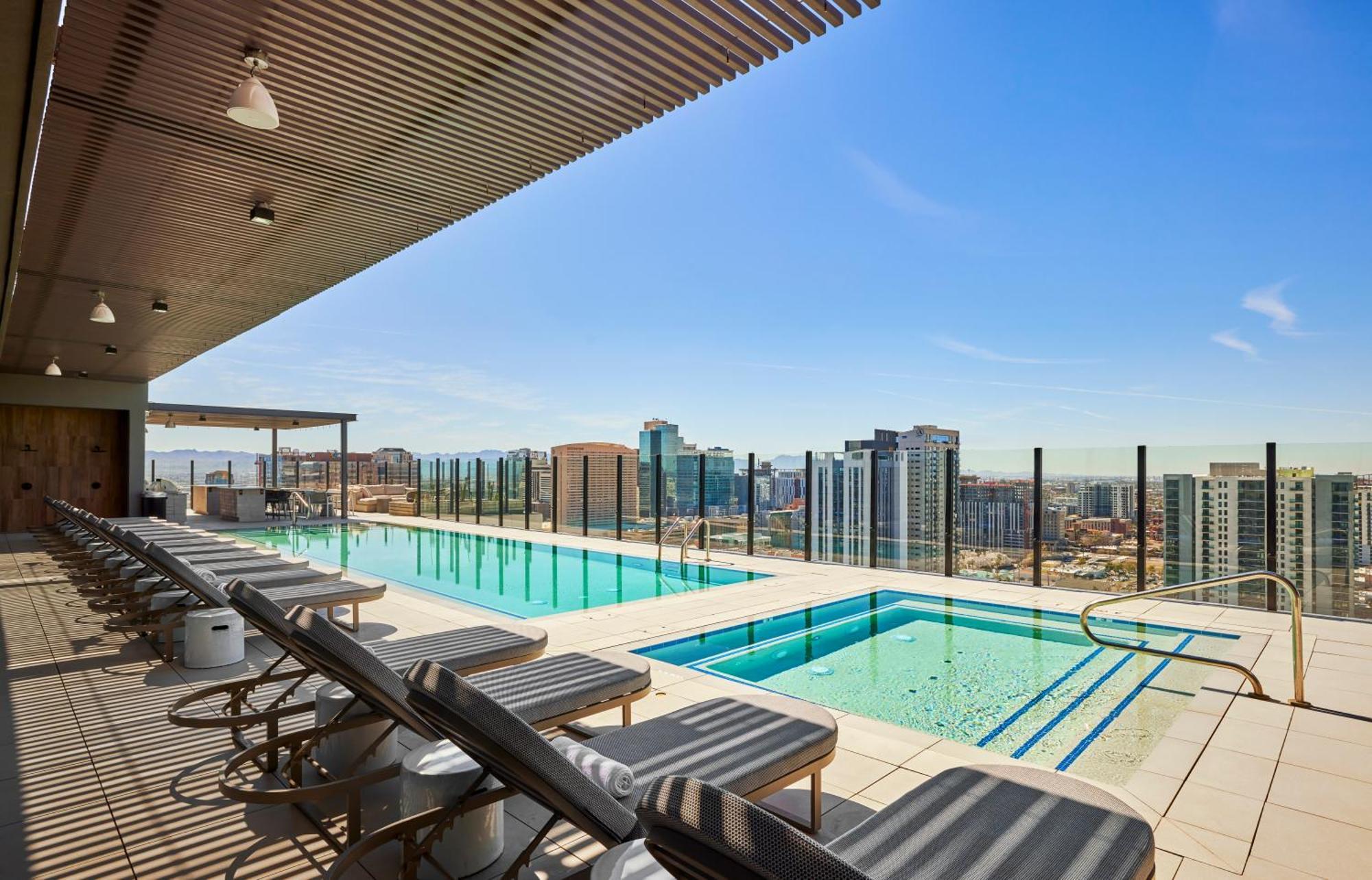 Global Luxury Suites At Downtown 凤凰城 外观 照片